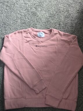 NWOT Champion Dusty Pink Logo Crewneck Sweatshirt